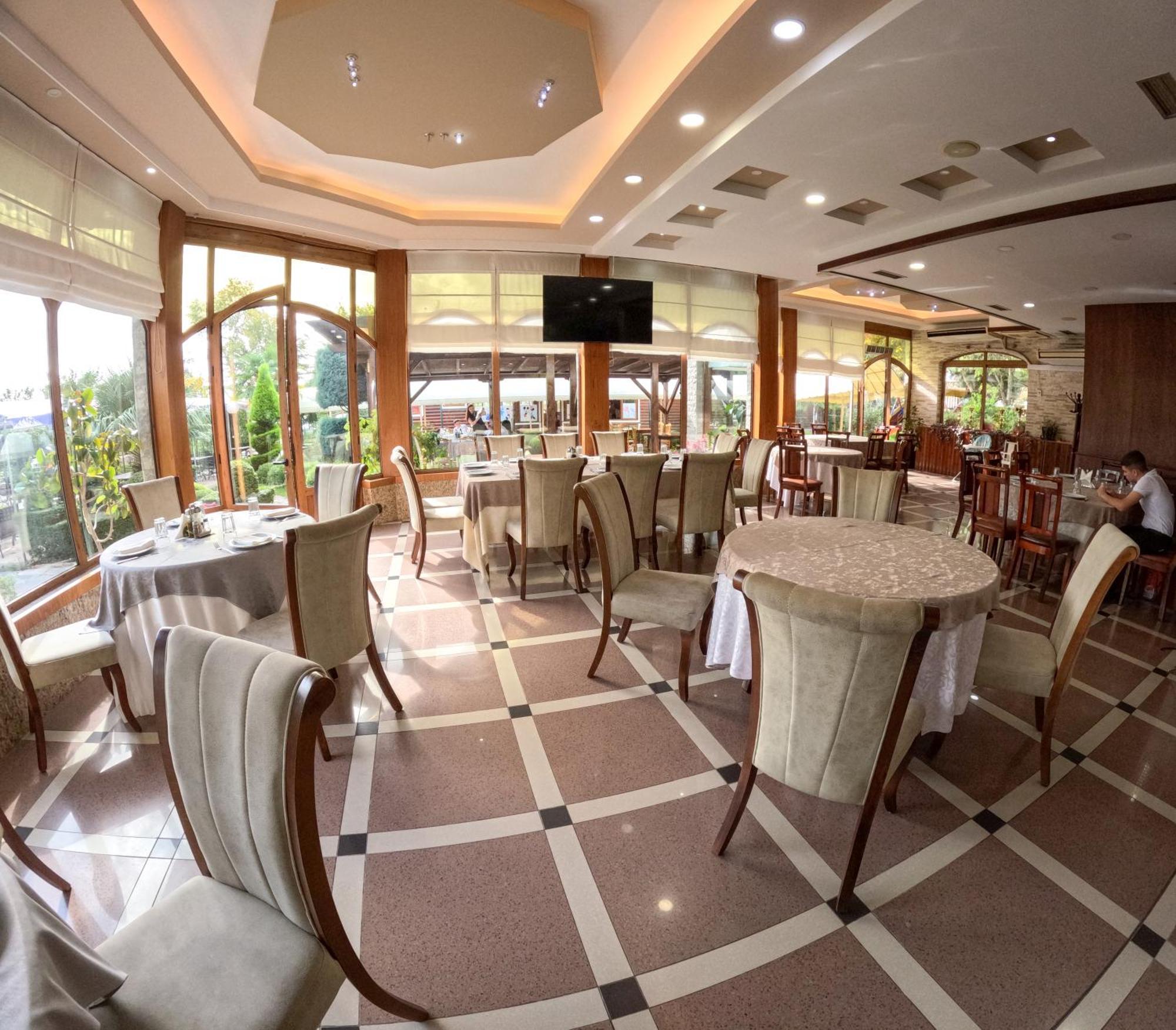 שקודר Buna Park Hotel מראה חיצוני תמונה