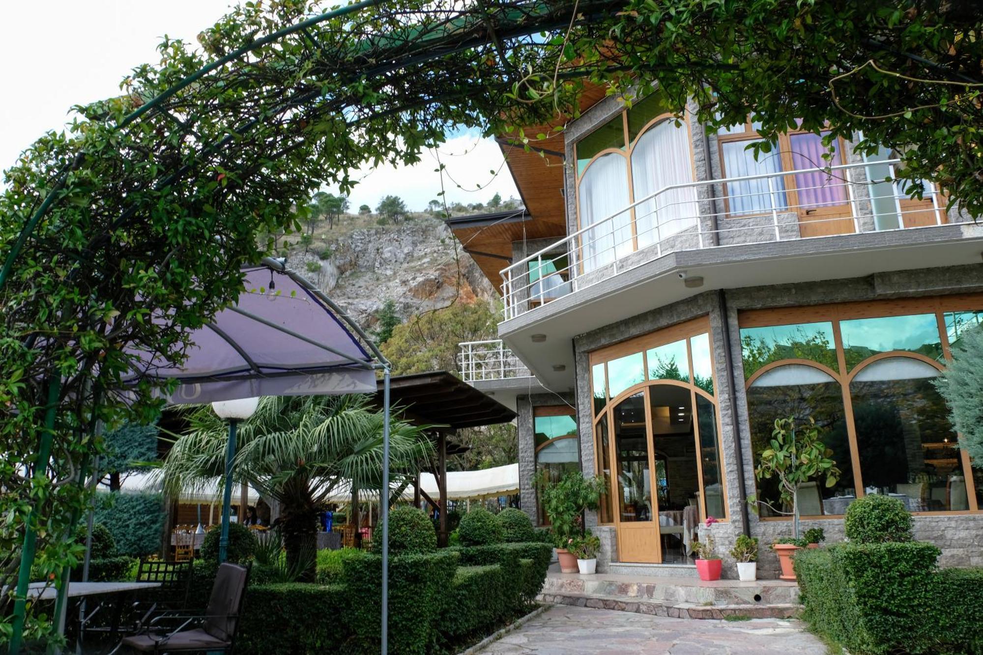 שקודר Buna Park Hotel מראה חיצוני תמונה