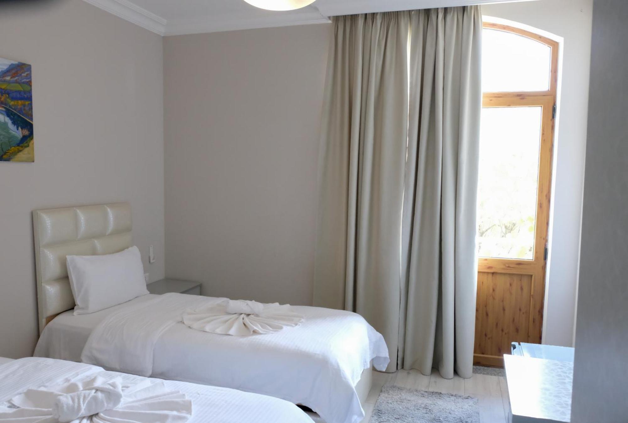 שקודר Buna Park Hotel מראה חיצוני תמונה