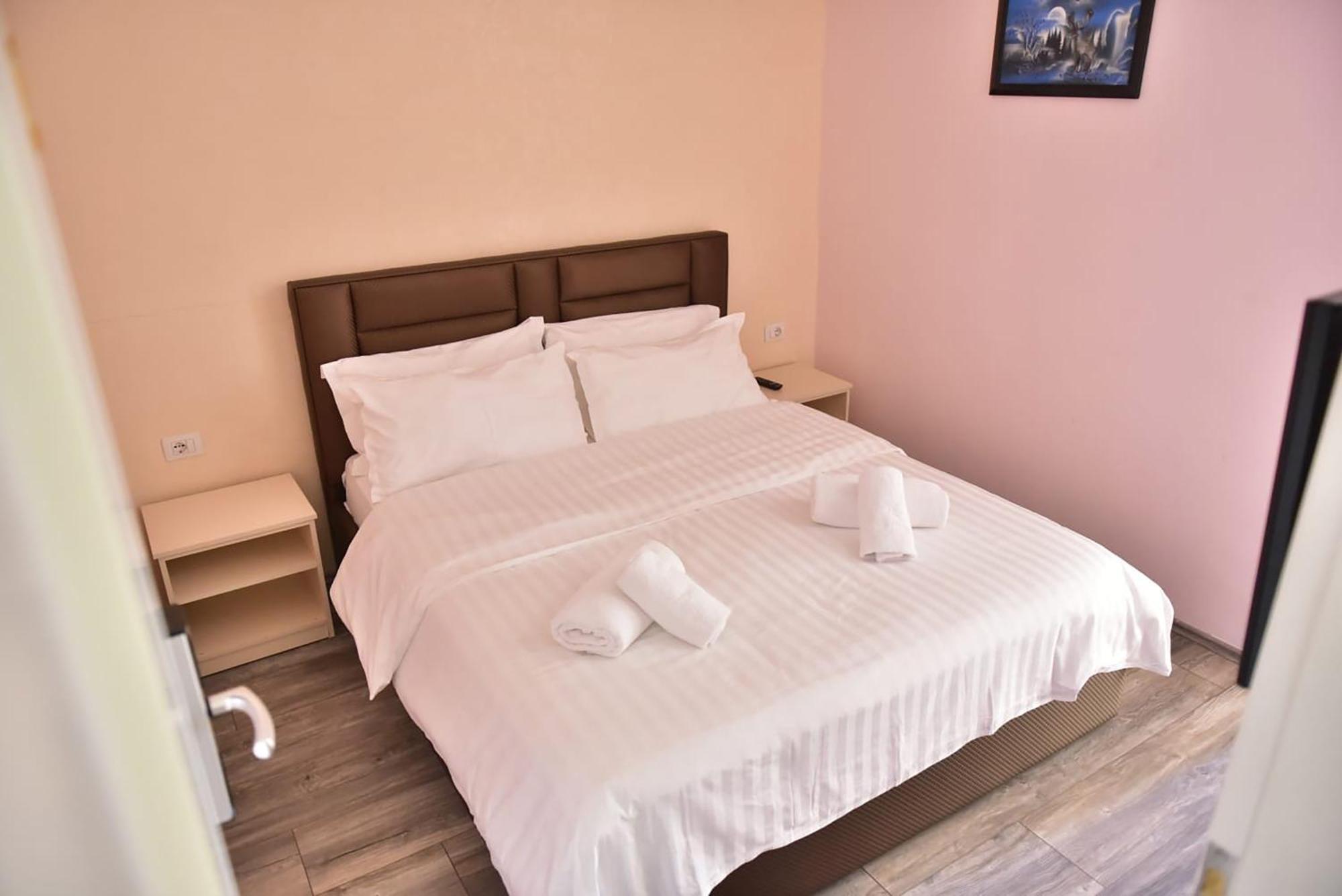 שקודר Buna Park Hotel מראה חיצוני תמונה